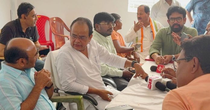Minister Irfan Ansari