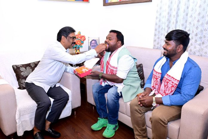cm hemant soren