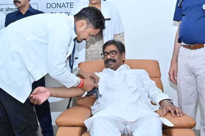 hemant soren Blood Donation