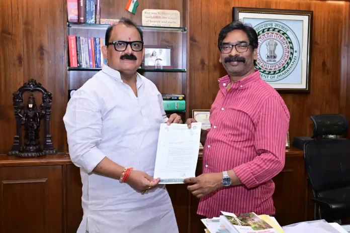 cm hemant soren and mithilesh thakur