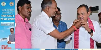 सहायक अध्यापक संघर्ष मोर्चा का अनशन हुआ खत्म,इरफ़ान अंसारी ने दिया भरोसा ”शिक्षा मंत्री के राज्य लौटते ही 30 तारीख से पहले होगी बैठक” irfan ansari