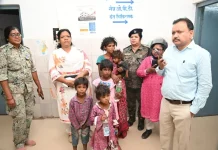 सीएम के निर्देश पर अब सड़क पर रह रहे गरीब परिवार को मिलेगा घर,पढाई lohardaga children