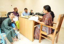 JAC दसवीं बोर्ड परीक्षा में 93.8% अंक हासिल कर रचा इतिहास,फैजान से मिलने पहुंची मंत्री दीपिका पांडे dipika pandey singh