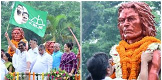 हूल दिवस पर मुख्यमंत्री ने मोरहाबादी में शहीद सिदो-कान्हू की प्रतिमा पर माल्यार्पण किया hemant soren