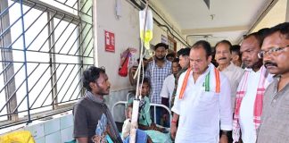 दुमका सदर अस्पताल में स्वास्थ्य मंत्री का औचक निरीक्षण, अधिकारियों को लगाई कड़ी फटकार irfan ansari