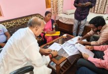 विधानसभा अध्यक्ष ने SIR के तहत अपना एन्यूमरेशन प्रपत्र भरकर जमा किया Rabindra Nath Mahto