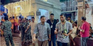 राजकीय श्रावणी मेला: अहले सुबह निरीक्षण करने बाबा मंदिर पहुंचे देवघर डीसी Shravani Mela