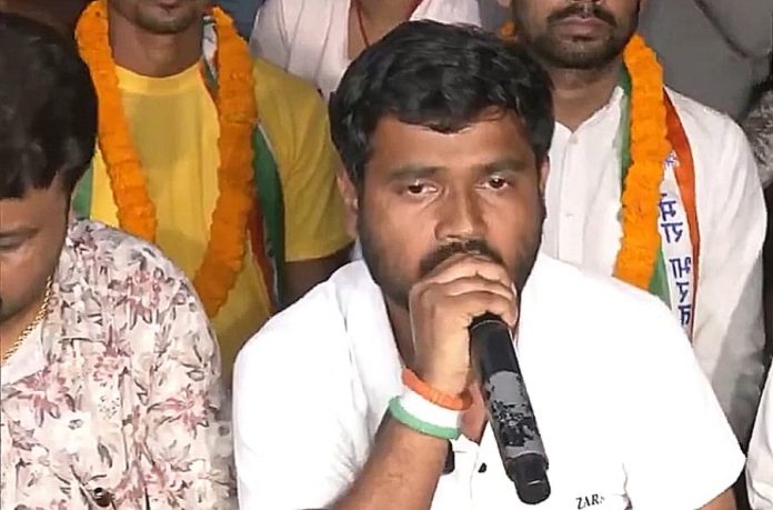 student leader student leader