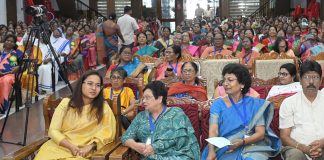 रांची:संत जेवियर कॉलेज के काउंसिल ऑफ कैथोलिक वीमेन ऑफ इंडिया के 26वें राष्ट्रीय सम्मेलन के समापन समारोह में शामिल हुईं मंत्री शिल्पी नेहा तिर्की Shilpi Neha Tirkey