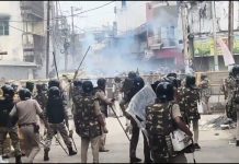 उज्जैन: शाही मस्जिद को लेकर पुलिस से झड़प,पथराव,पुलिस ने छोड़े आसूं गैस के गोले ujjain violence