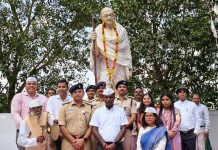 मोरहाबादी में राष्ट्रपिता महात्मा गांधी की जयंती पर रांची डीसी ने दी श्रद्धांजलि Mahatma Gandhi