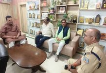 हजारीबाग: दो दिन पहले हुई झड़प को लेकर संसद-विधायक ने एसपी से की मुलाकात manish jaiswal